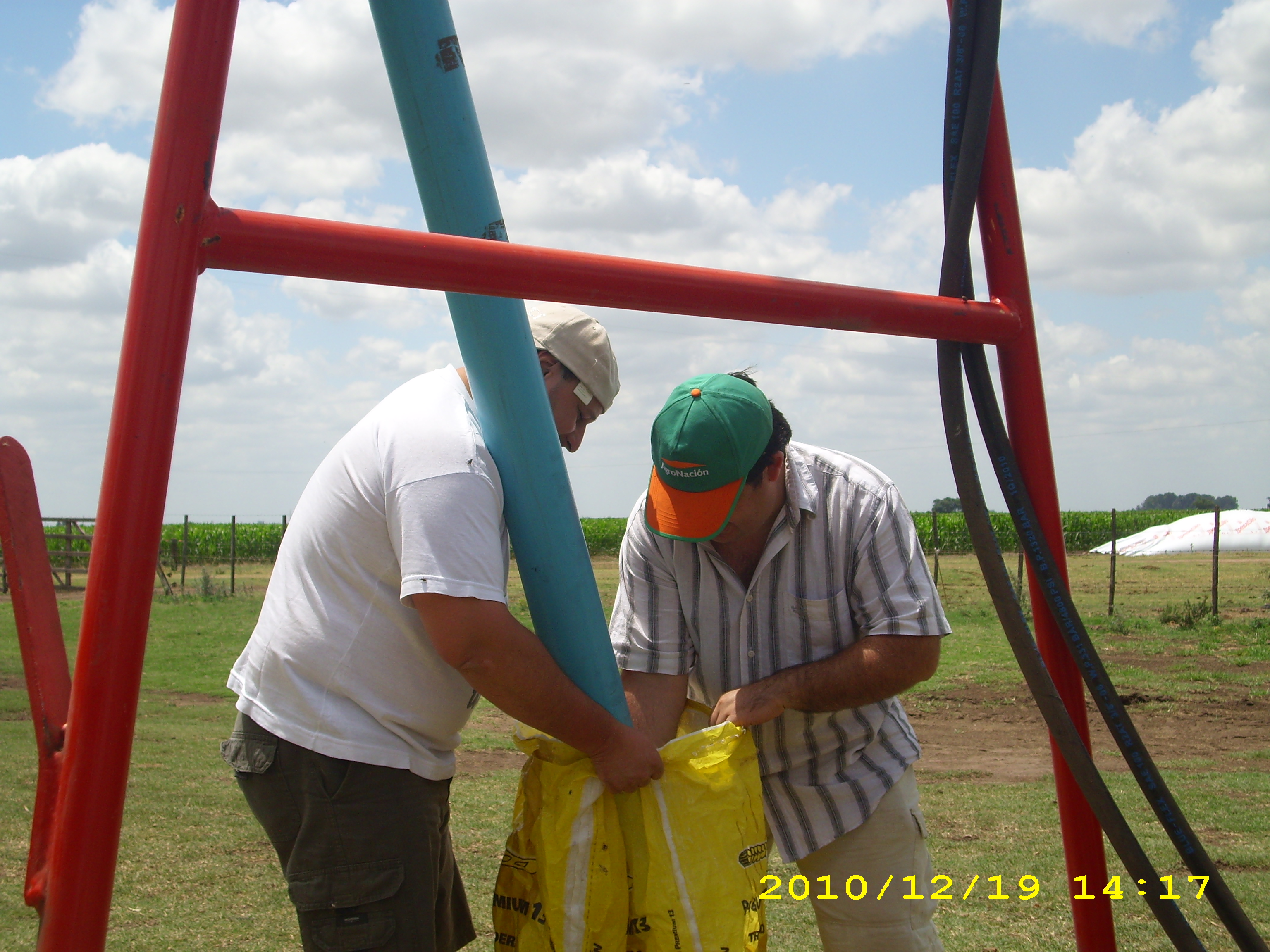 fotos/2010-12-19 - Campo coco siembra soja/IMG_4377.JPG